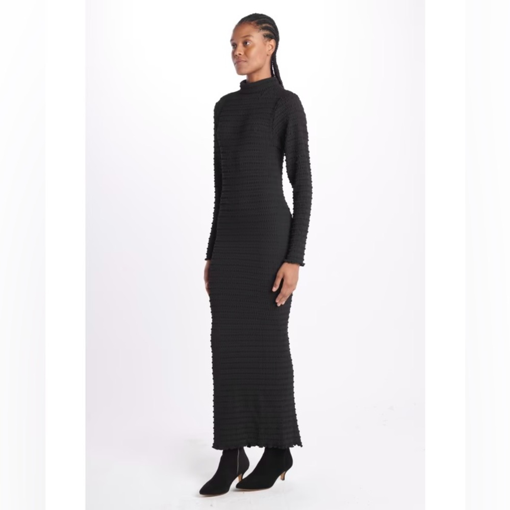 L'ide Black High Neck Stretch Dress